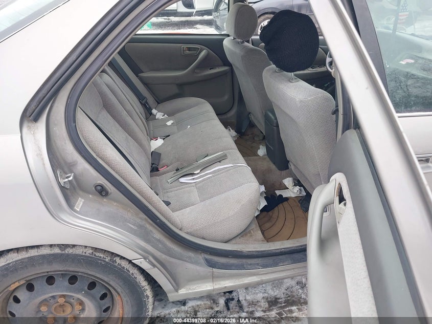 2000 Toyota Camry Le VIN: 4T1BG22K8YU646756 Lot: 44399708