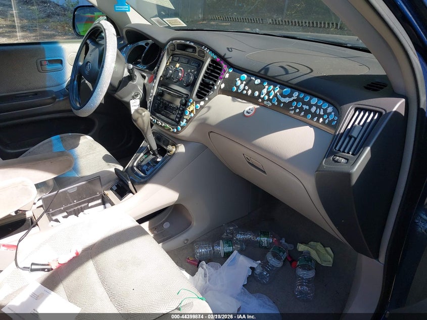 2003 TOYOTA HIGHLANDER auction photo 5