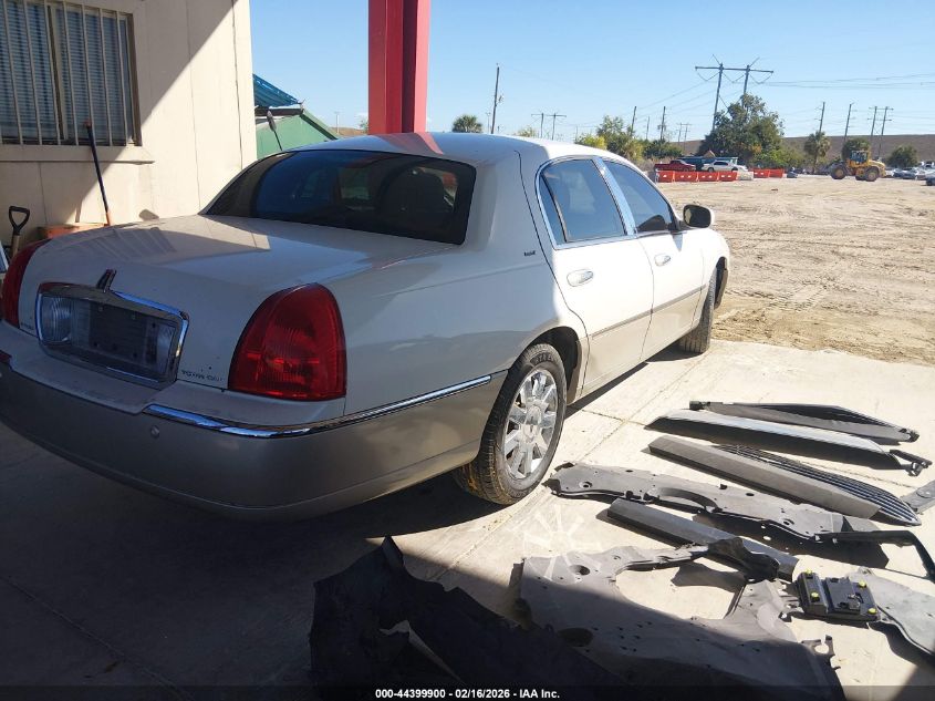 2004 Lincoln Town Car Ultimate