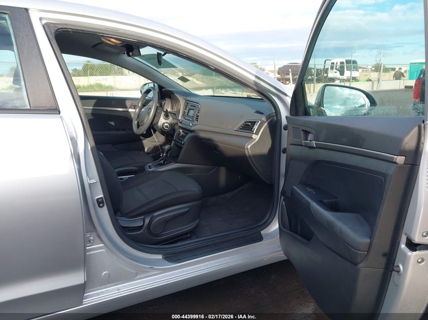 2018 Hyundai Elantra Se