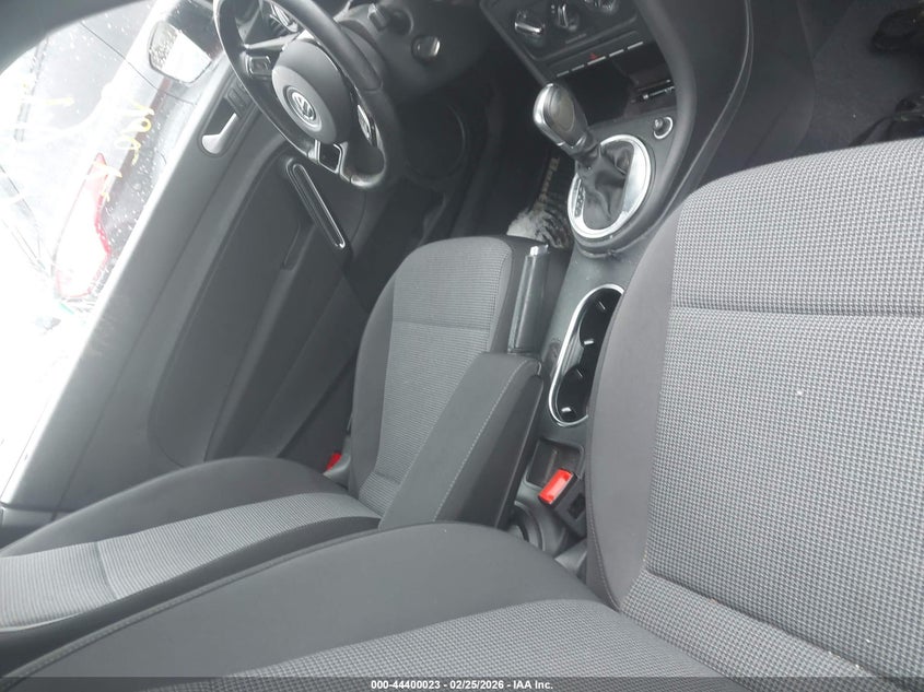 2017 Volkswagen Beetle #Pinkbeetle/1.8T Classic/1.8T S