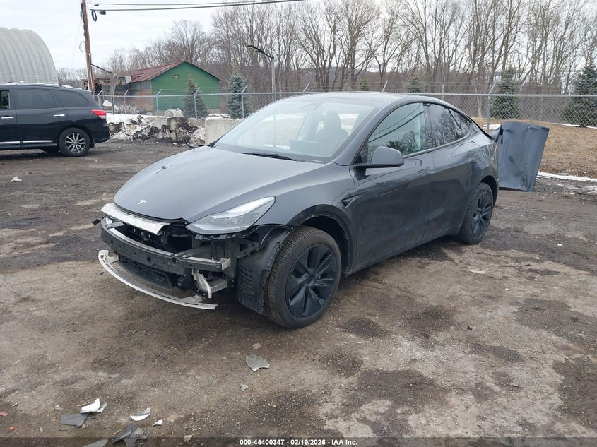 Vin: 7saygded9sa370501, lot: 44896914, tesla model y long range dual motor rear-wheel drive 20252