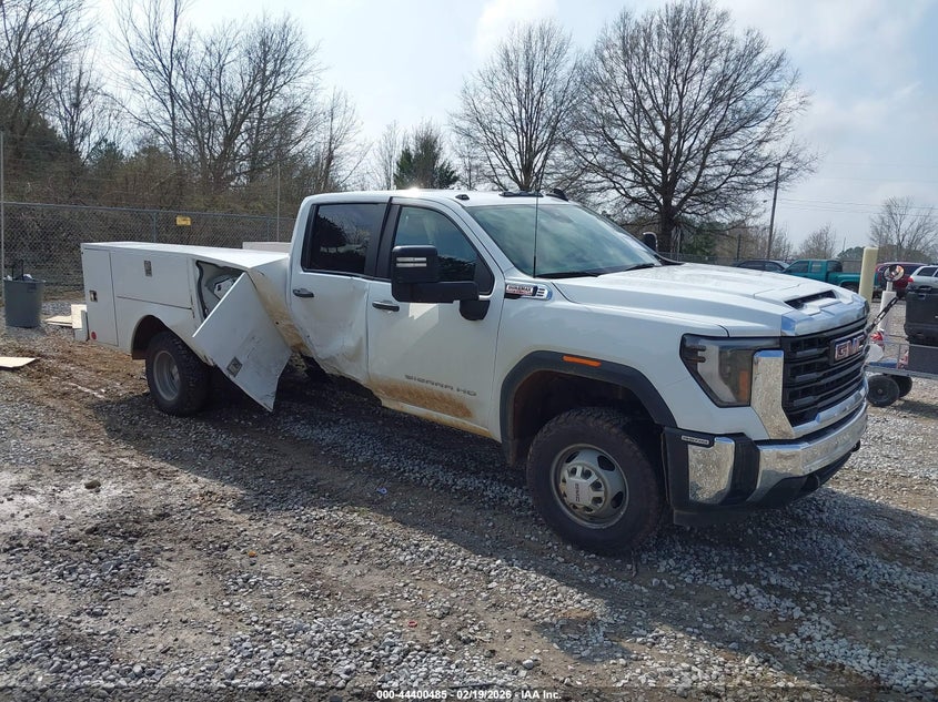 2024 GMC SIERRA 3500HD CHASSIS PRO