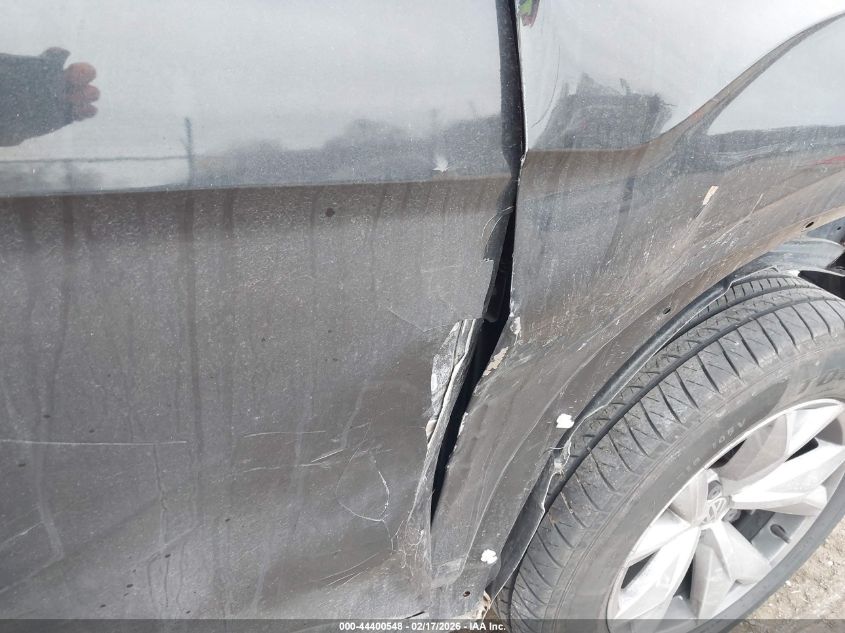 2018 Volkswagen Atlas 2.0T S VIN: 1V2AP2CA7JC531582 Lot: 44400548