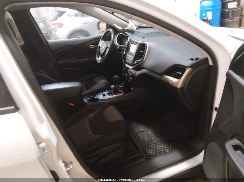 2016 Jeep Cherokee Sport