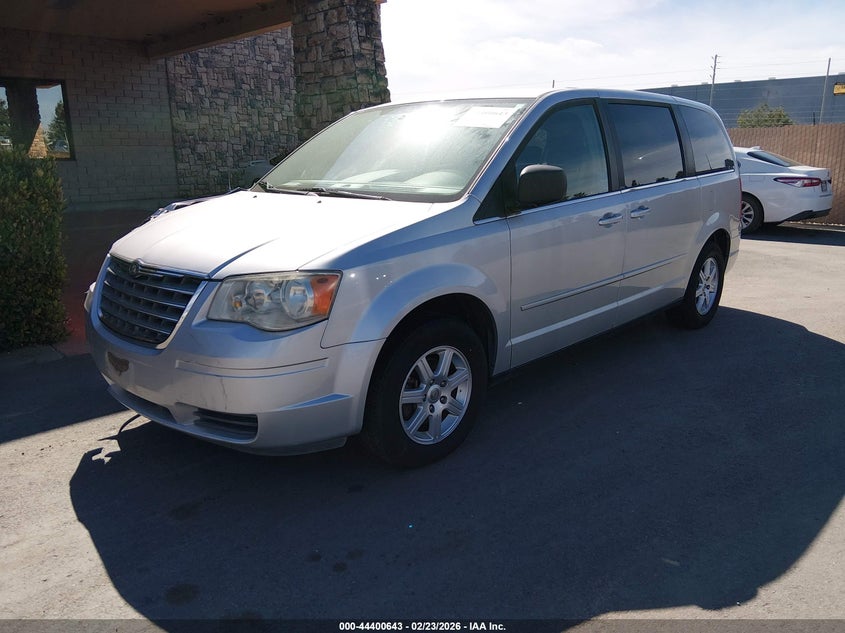 Vin: 2a4rr2d12ar441707, lot: 44897210, chrysler town & country new lx 20102