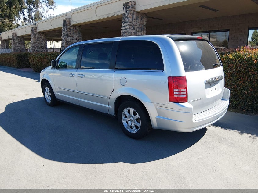 Vin: 2a4rr2d12ar441707, lot: 44897210, chrysler town & country new lx 20103