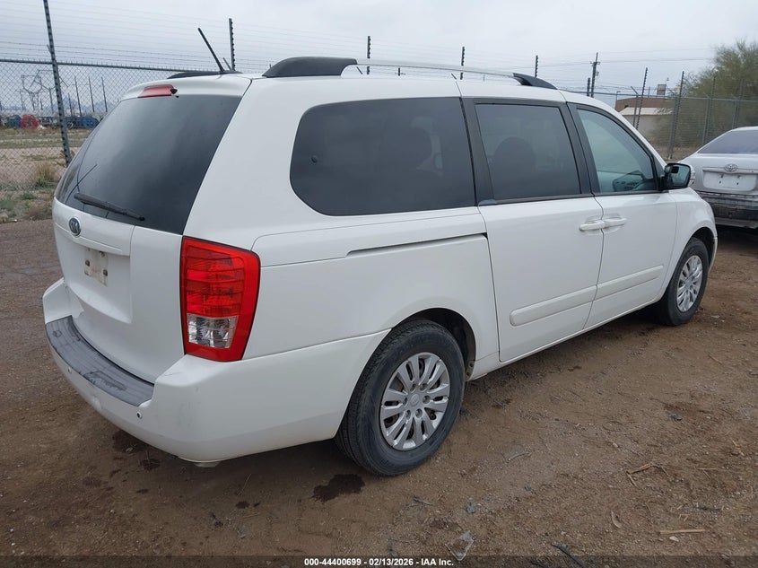 2011 Kia Sedona Lx