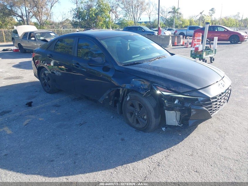 2022 Hyundai Elantra Sel