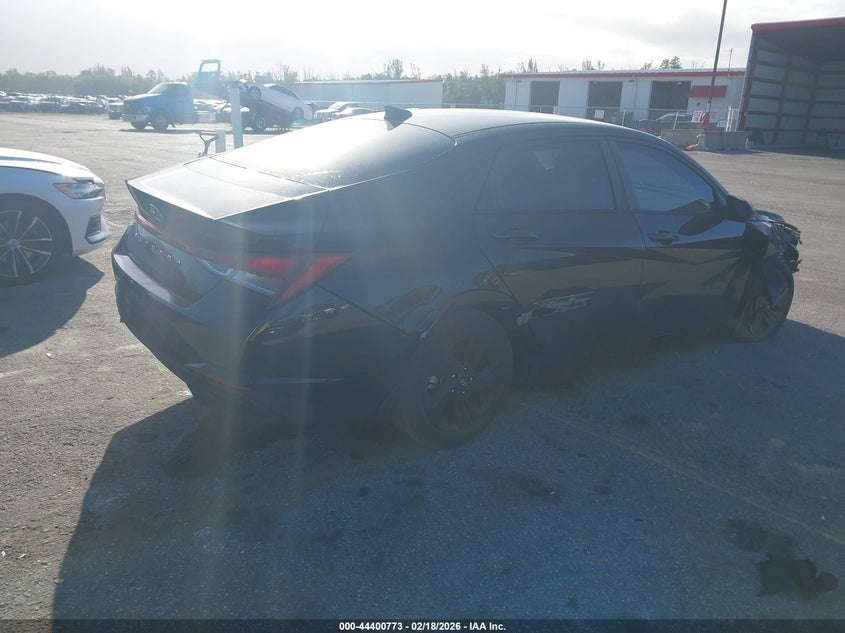 2022 Hyundai Elantra Sel