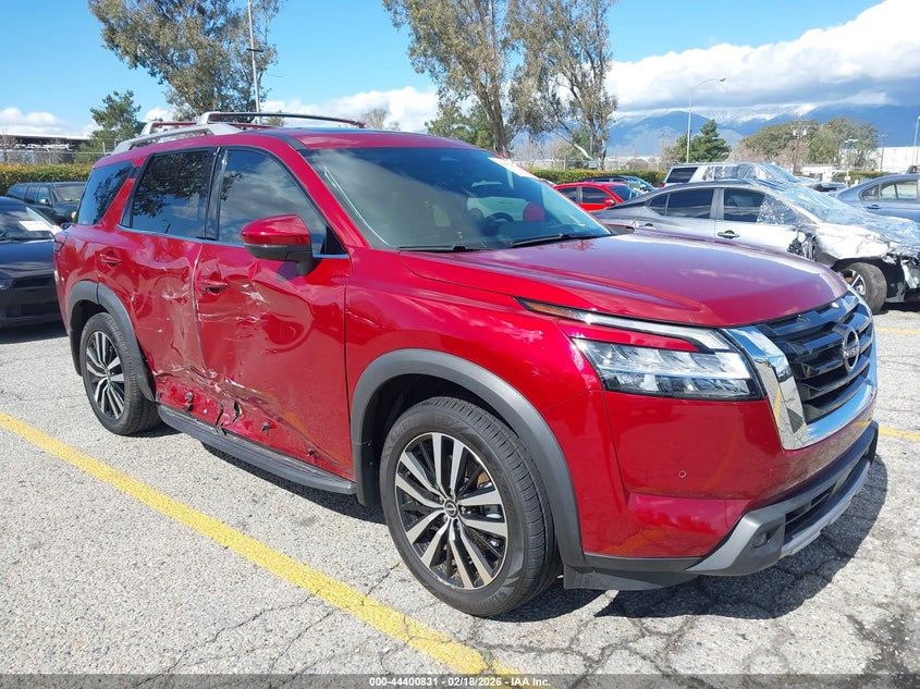 2023 Nissan Pathfinder Platinum Fwd