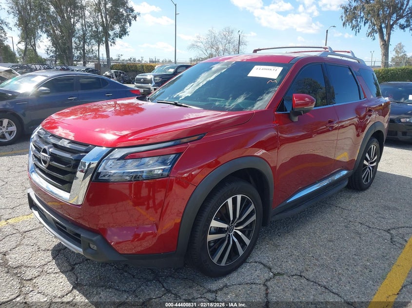 2023 Nissan Pathfinder Platinum Fwd