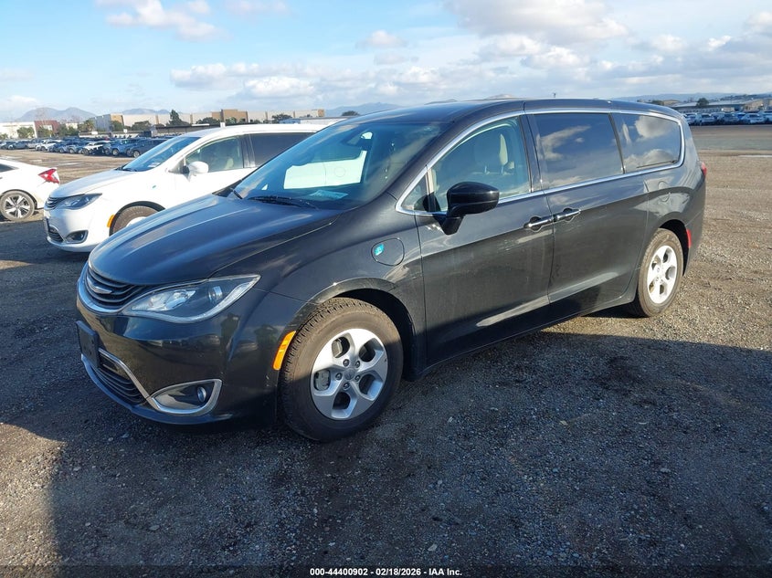 2018 Chrysler Pacifica Hybrid Touring Plus