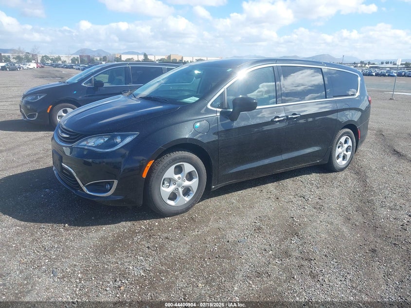 2018 Chrysler Pacifica Hybrid Touring Plus