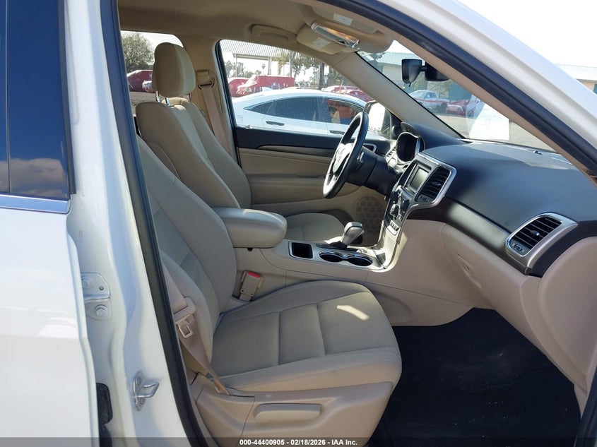 2017 Jeep Grand Cherokee Laredo 4X2