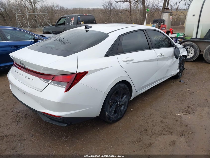 2023 Hyundai Elantra Sel