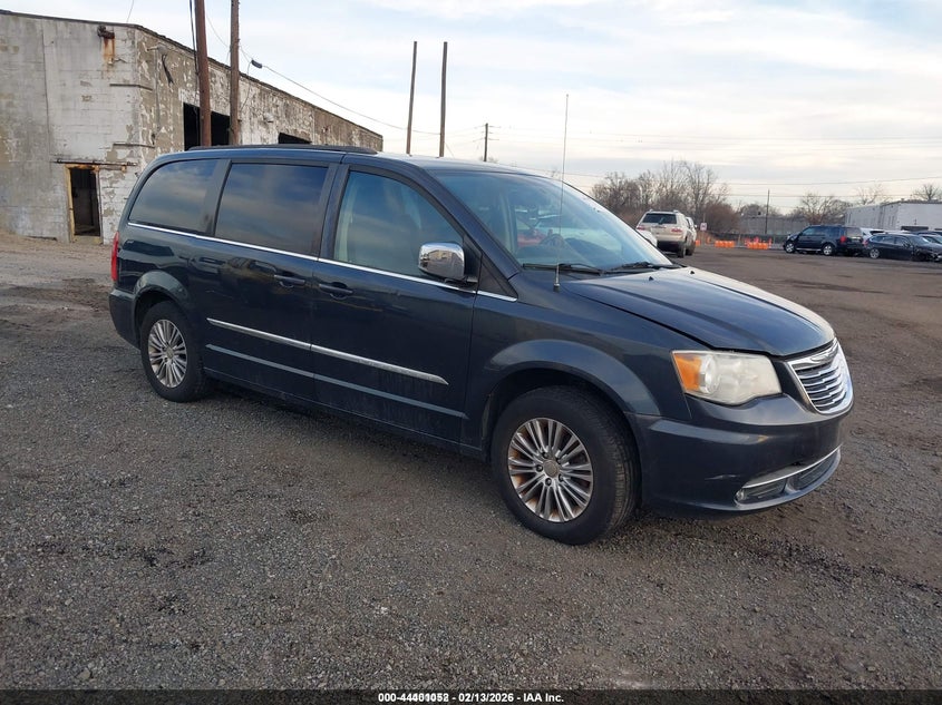 2013 Chrysler Town & Country Touring-L