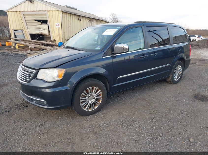 2013 Chrysler Town & Country Touring-L