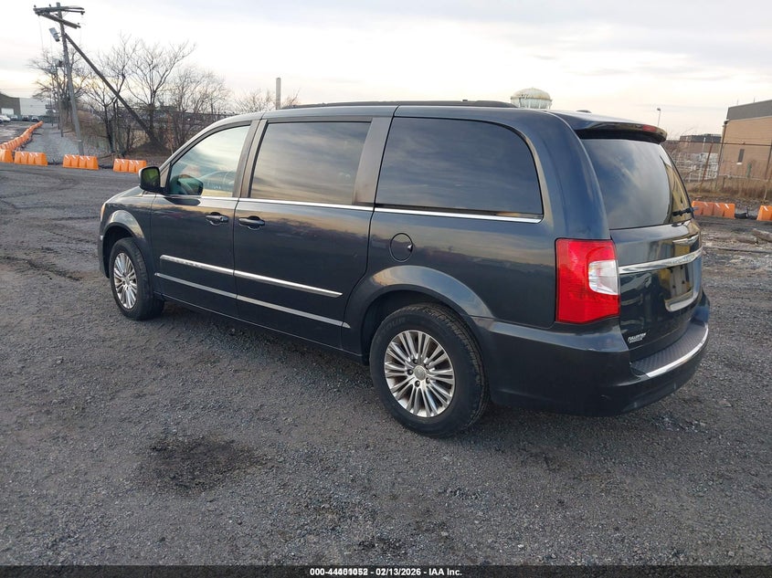 2013 Chrysler Town & Country Touring-L