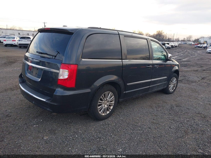 2013 Chrysler Town & Country Touring-L