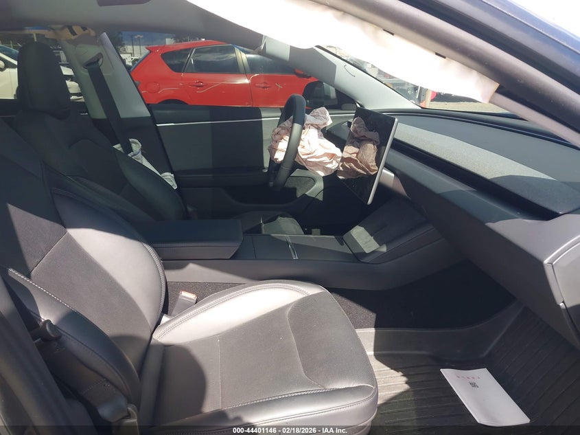 2025 Tesla Model 3 Long Range Rear-Wheel Drive/Standard Rear-Wheel Drive