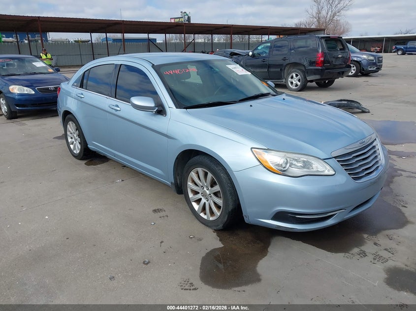 2013 Chrysler 200 Touring