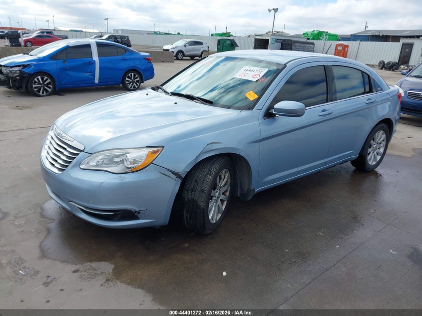 2013 Chrysler 200 Touring