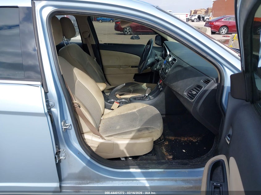 2013 Chrysler 200 Touring