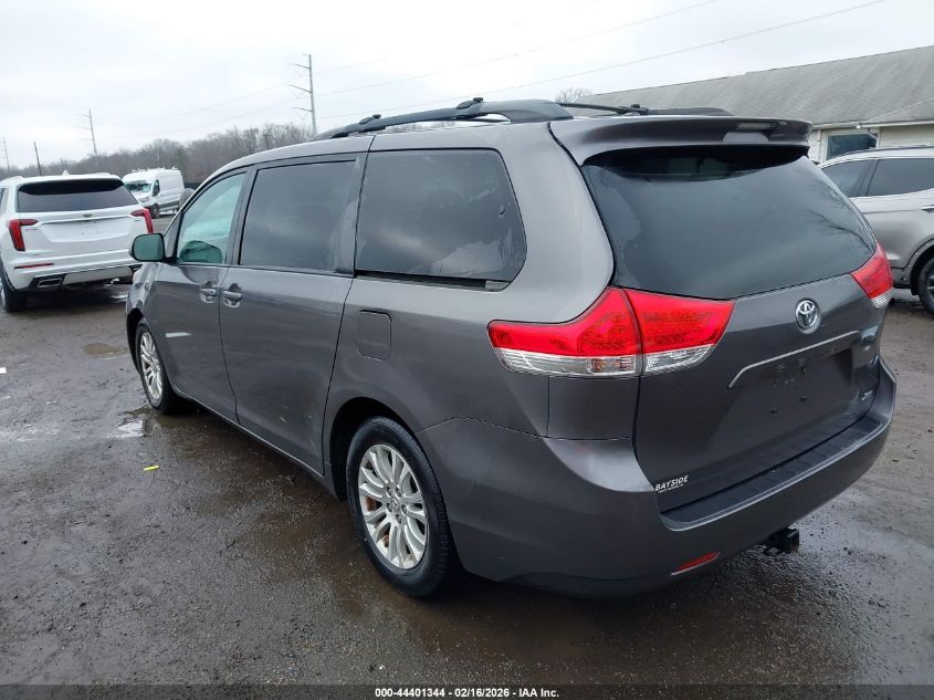 2014 Toyota Sienna Xle V6 8 Passenger