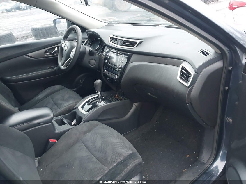 2016 Nissan Rogue Sv