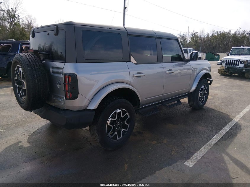 2024 Ford Bronco Outer Banks