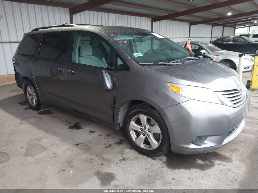 2017 Toyota Sienna Le 8 Passenger