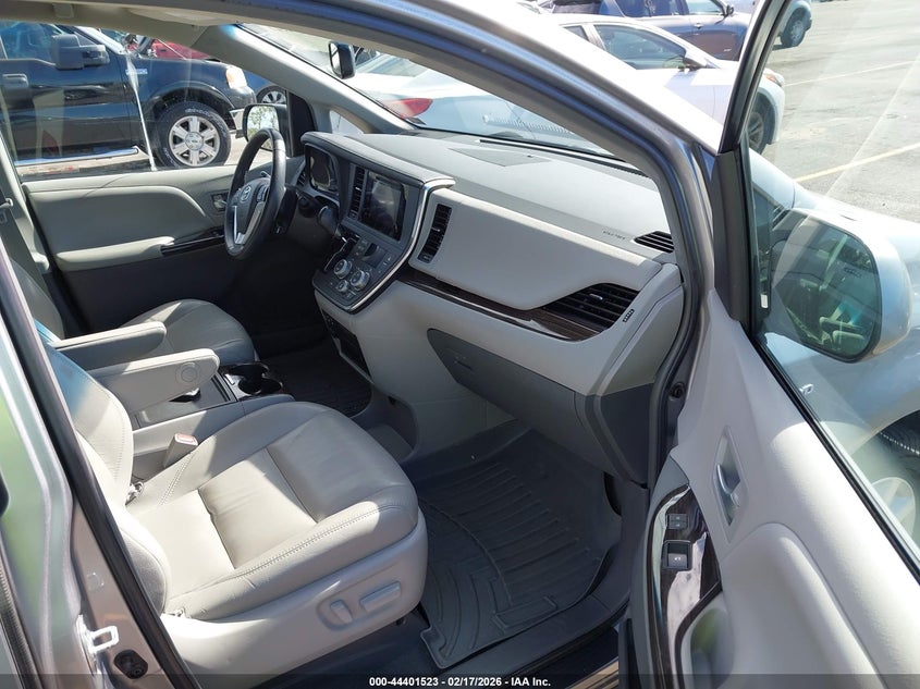 2017 Toyota Sienna Xle 7 Passenger