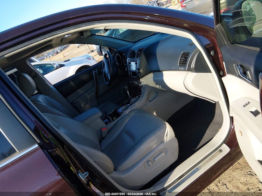 2013 Toyota Highlander Limited V6