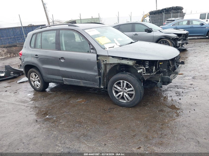 2016 Volkswagen Tiguan S