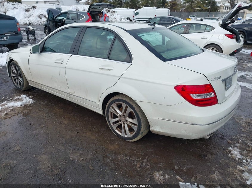 2012 Mercedes-Benz C 300 Luxury 4Matic
