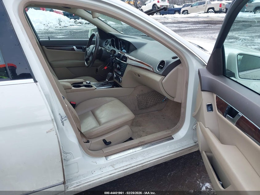 2012 Mercedes-Benz C 300 Luxury 4Matic