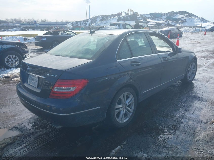 2013 Mercedes-Benz C 300 Luxury 4Matic