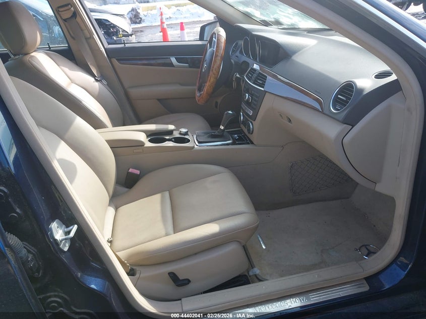 2013 Mercedes-Benz C 300 Luxury 4Matic