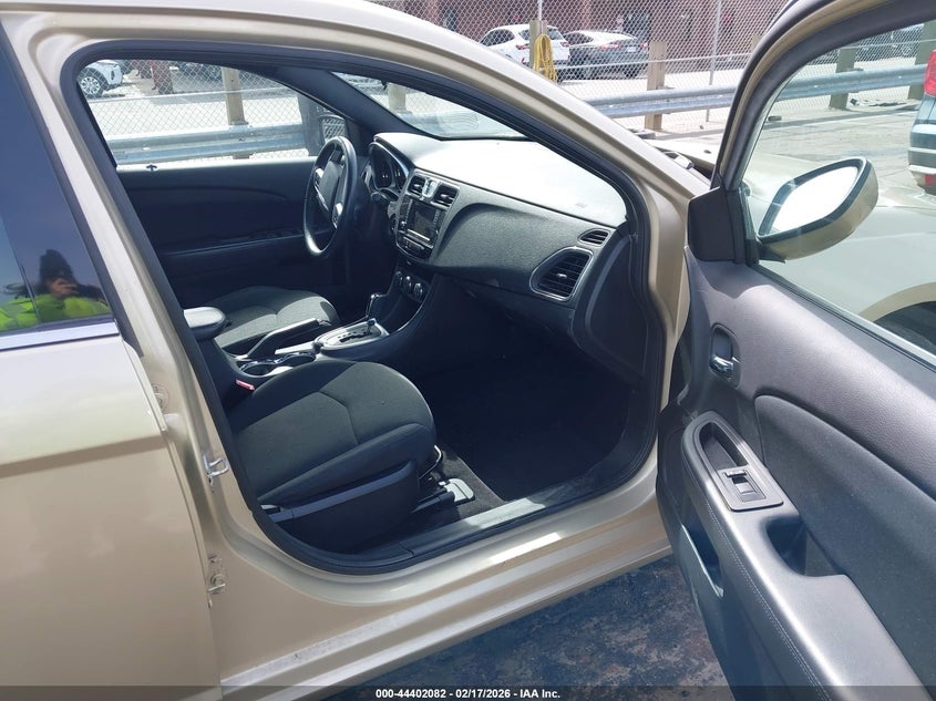 2011 Chrysler 200 Touring