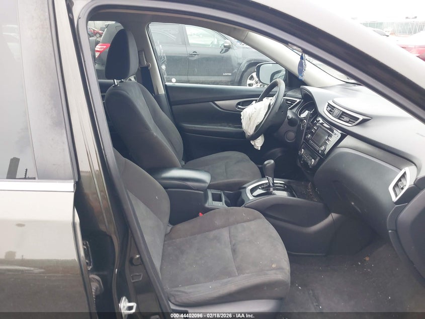 2016 Nissan Rogue Sv