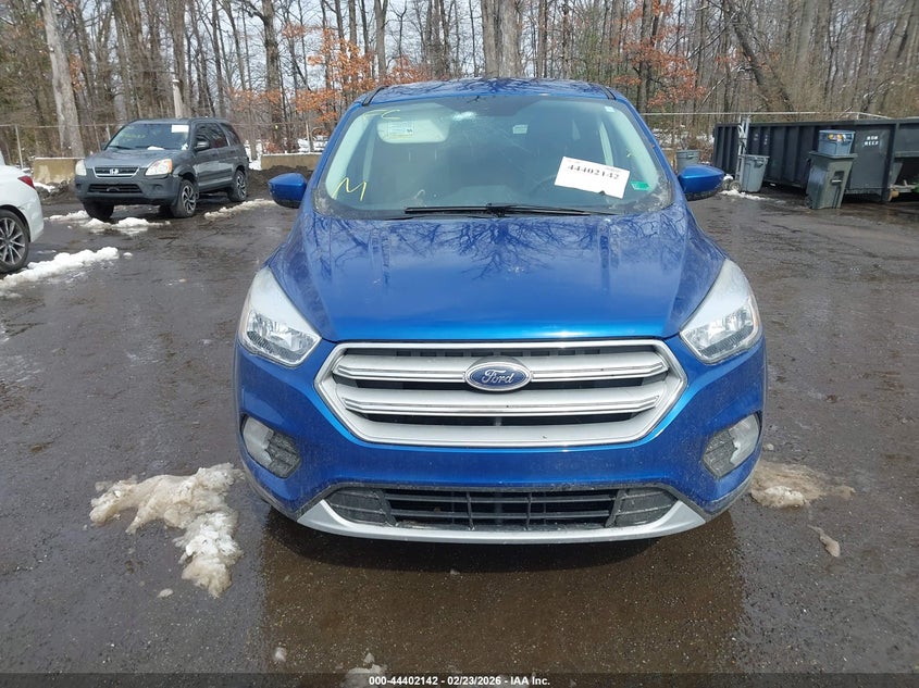 VIN 1FMCU0GD7KUA13054 2019 FORD ESCAPE SE