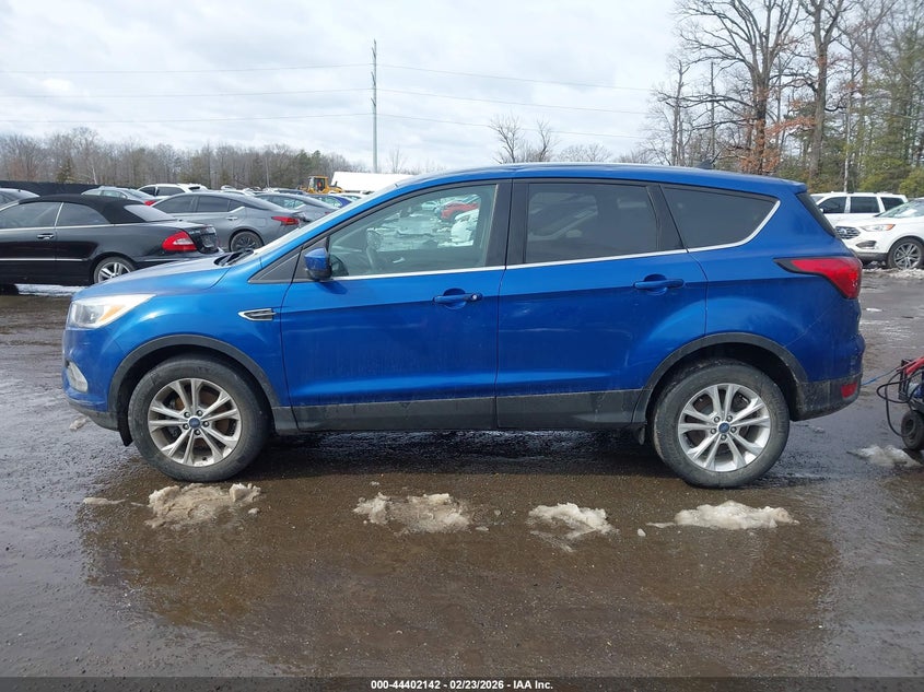 VIN 1FMCU0GD7KUA13054 2019 FORD ESCAPE SE
