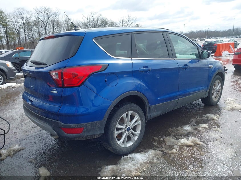 VIN 1FMCU0GD7KUA13054 2019 FORD ESCAPE SE
