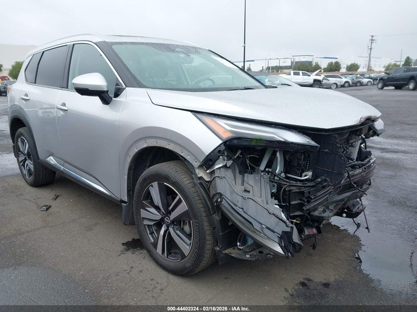 2023 Nissan Rogue Platinum Fwd