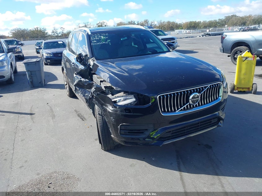 2020 Volvo Xc90 Hybrid T8 Momentum 6 Passenger