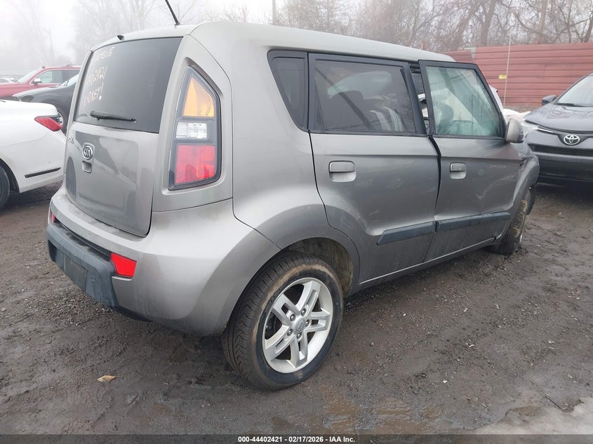 2010 Kia Soul +