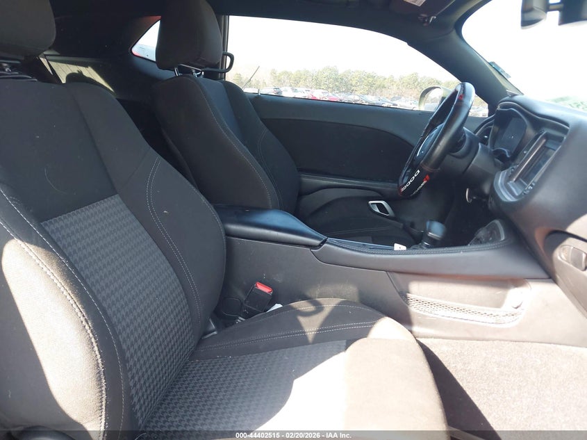 2022 Dodge Challenger Sxt