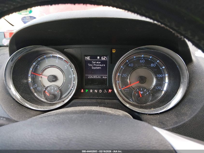 2011 Chrysler Town & Country Touring VIN: 2A4RR5DGXBR704257 Lot: 44402583