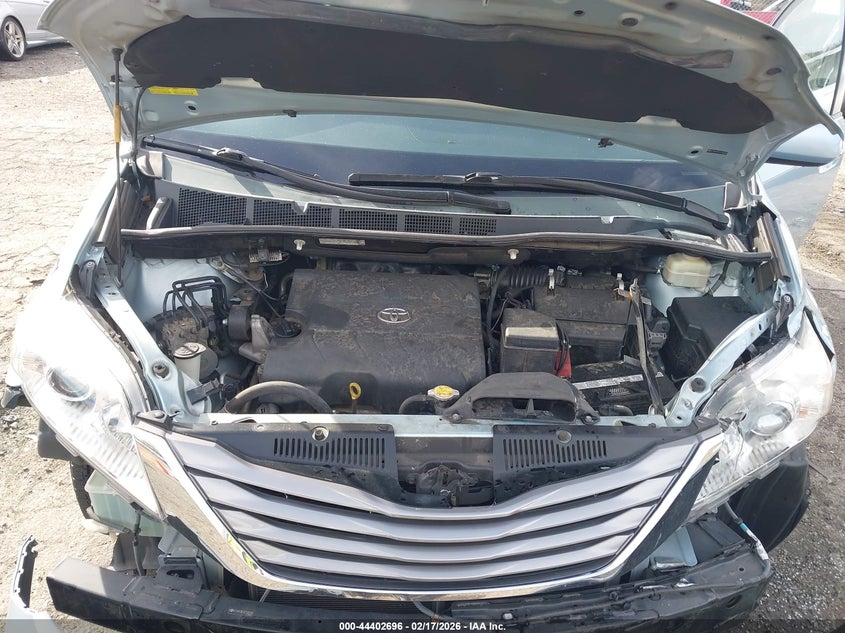2015 Toyota Sienna Xle 8 Passenger VIN: 5TDYK3DC3FS585956 Lot: 44402696